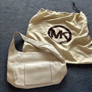 Michael Kors white leather shoulder bag